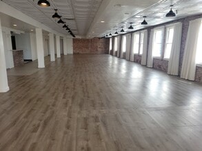 101 W 4th St, Santa Ana, CA à louer Photo intérieure– Image 1 sur 7