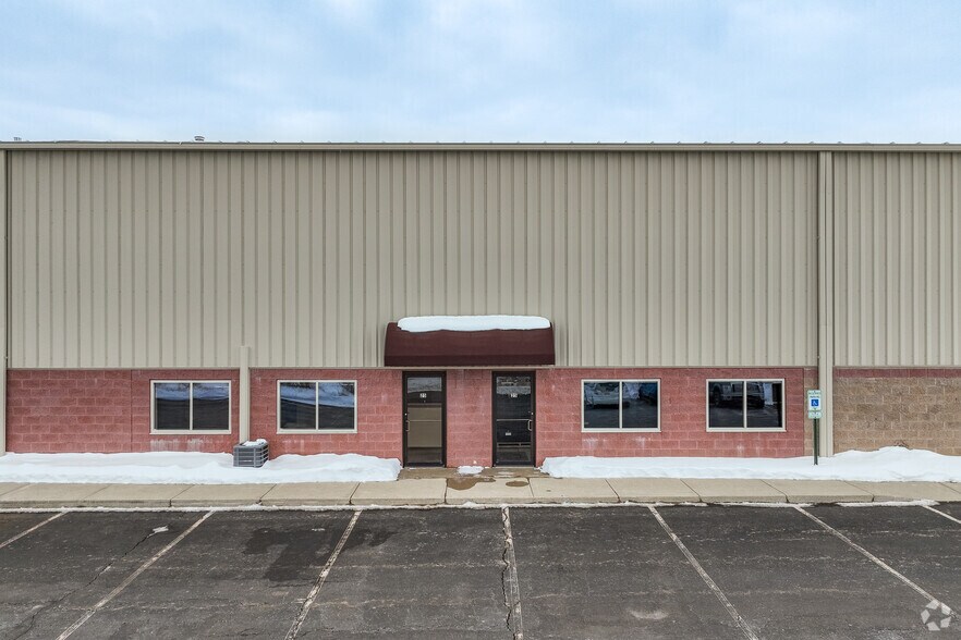 25-29 Greenscapes Ct, Johnstown, OH à louer - Photo de l’immeuble – Image 2 sur 6