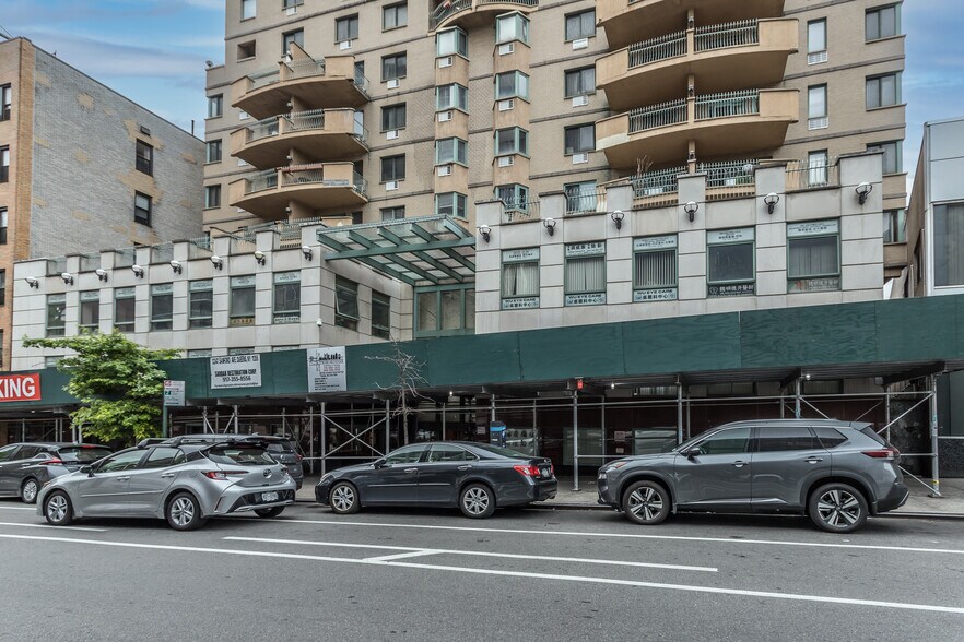 133-47 Sanford Ave, Flushing, NY à vendre - Photo de l’immeuble – Image 3 sur 10