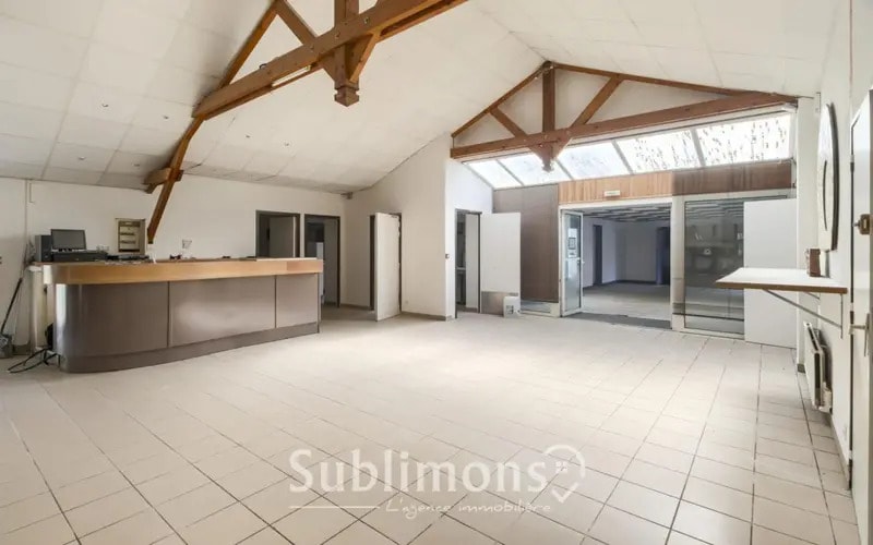 Local commercial dans Sulniac à vendre - Photo de l’immeuble – Image 2 sur 10