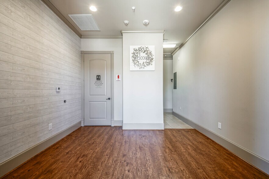 256 Ed English Dr, Shenandoah, TX à vendre - Photo de l’immeuble – Image 3 sur 21