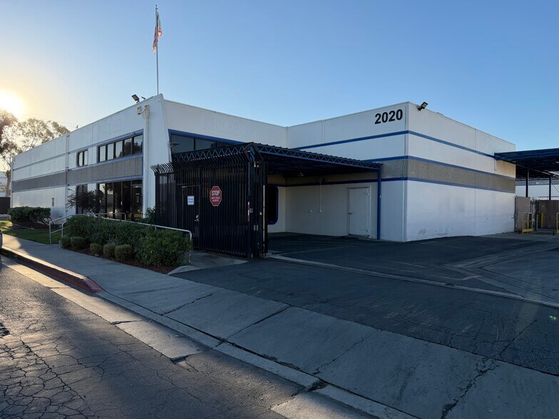 2020 E 67th St, Los Angeles, CA à louer - Photo de l’immeuble – Image 1 sur 10