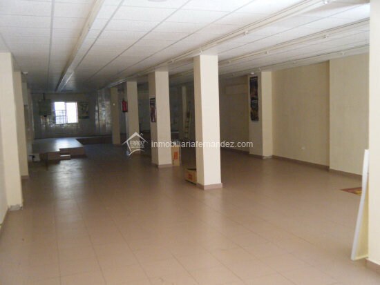 Local commercial dans Cáceres, Cáceres à louer - Photo de l’immeuble – Image 2 sur 19