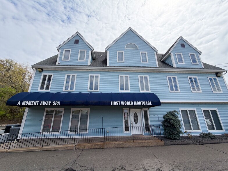 175 New Britain Ave, Plainville, CT à louer - Photo de l’immeuble – Image 2 sur 14