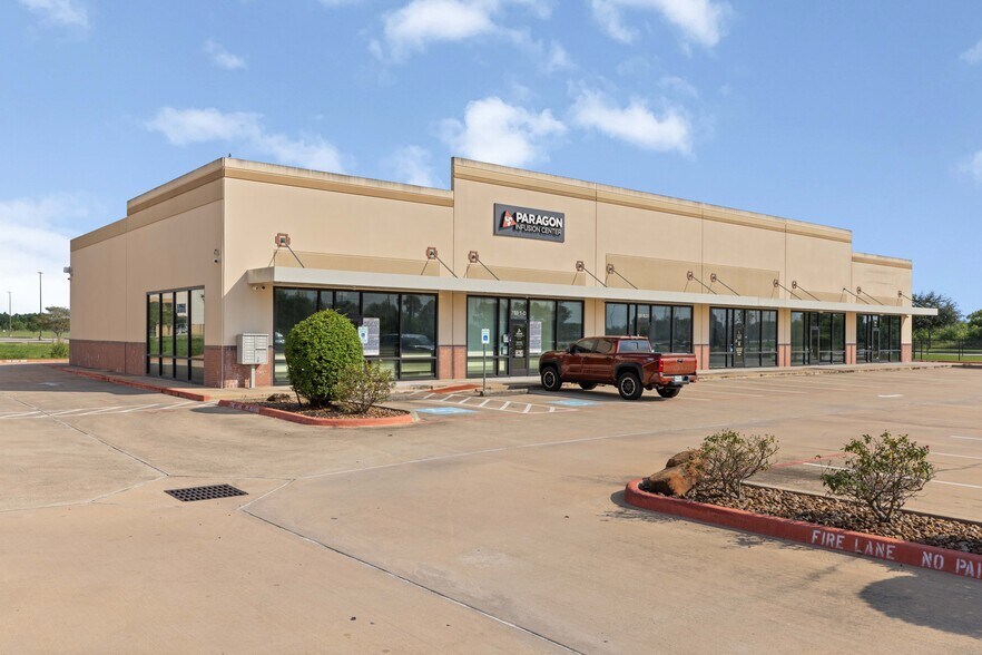 780 Clear Lake City Blvd, Webster, TX à louer - Photo de l’immeuble – Image 1 sur 14