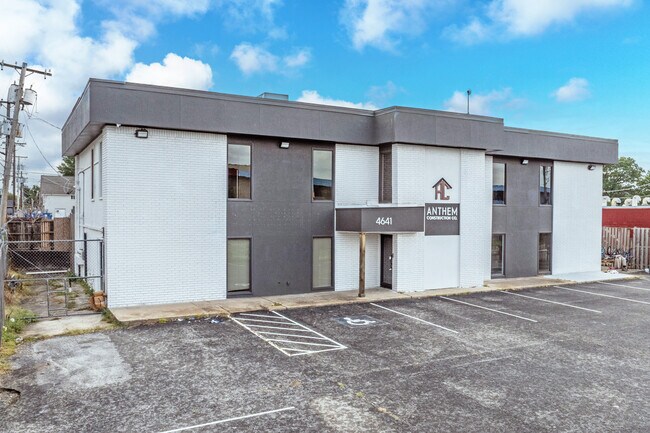 Plus de détails pour 4641 S Braden Ave, Tulsa, OK - Bureau aux enchères
