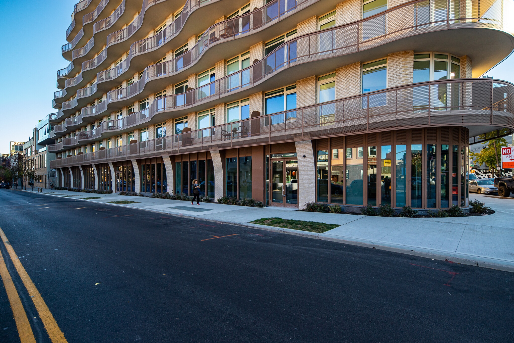 828 Metropolitan Ave, Brooklyn, NY à louer Photo principale– Image 1 sur 6