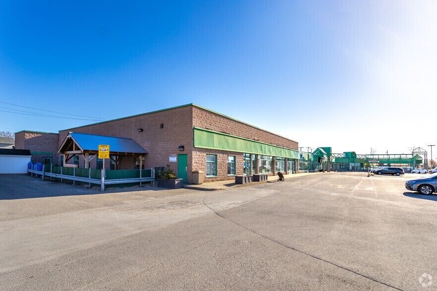 2075-2155 Boul Des Seigneurs, Terrebonne, QC à louer - Photo de l’immeuble – Image 3 sur 6