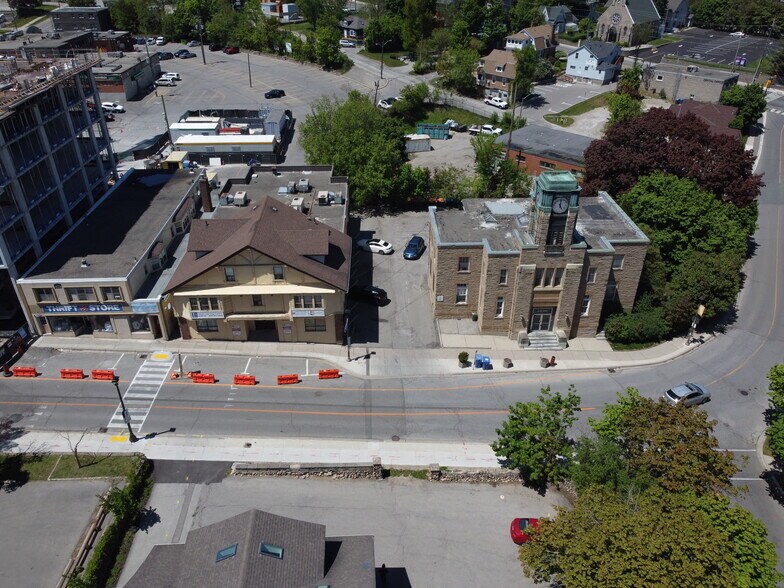 72 Mill St, Halton Hills, ON à vendre - Photo de l’immeuble – Image 2 sur 15