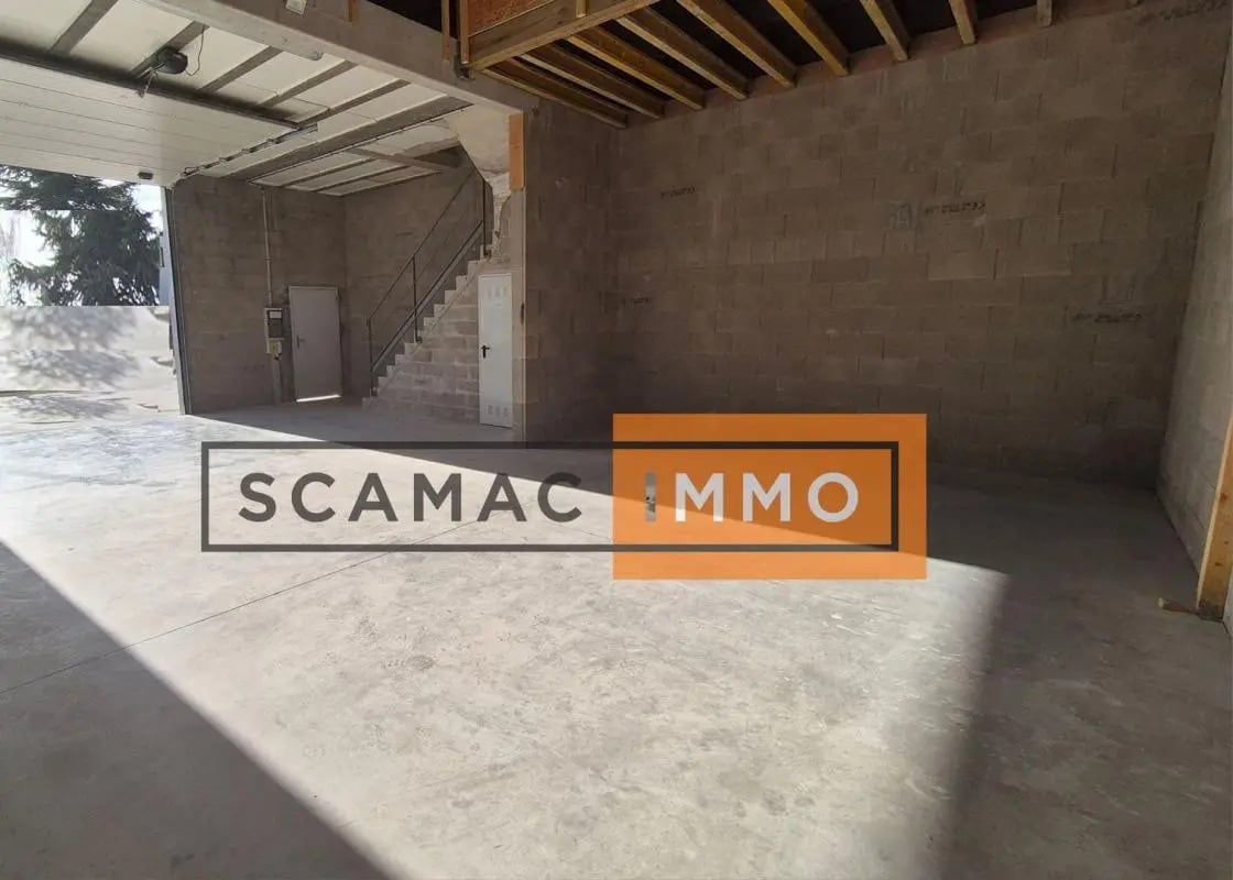 Industriel/Logistique dans Compans à louer Photo intérieure– Image 1 sur 5