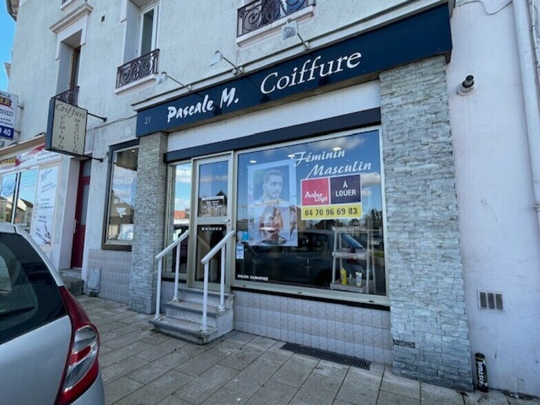 Local commercial dans Bellerive-sur-Allier à louer - Photo de l’immeuble – Image 2 sur 3