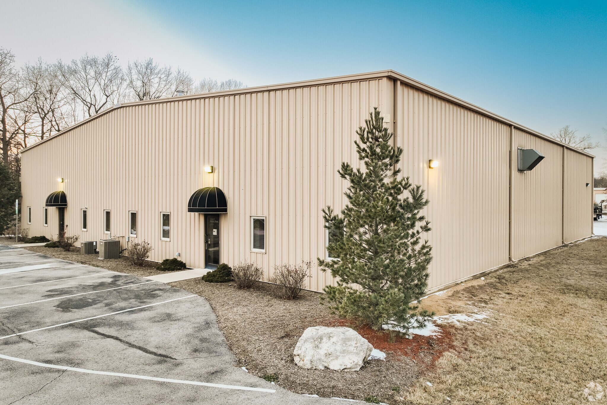 10250 Geiser -1, Holland, OH à louer Photo principale– Image 1 sur 7