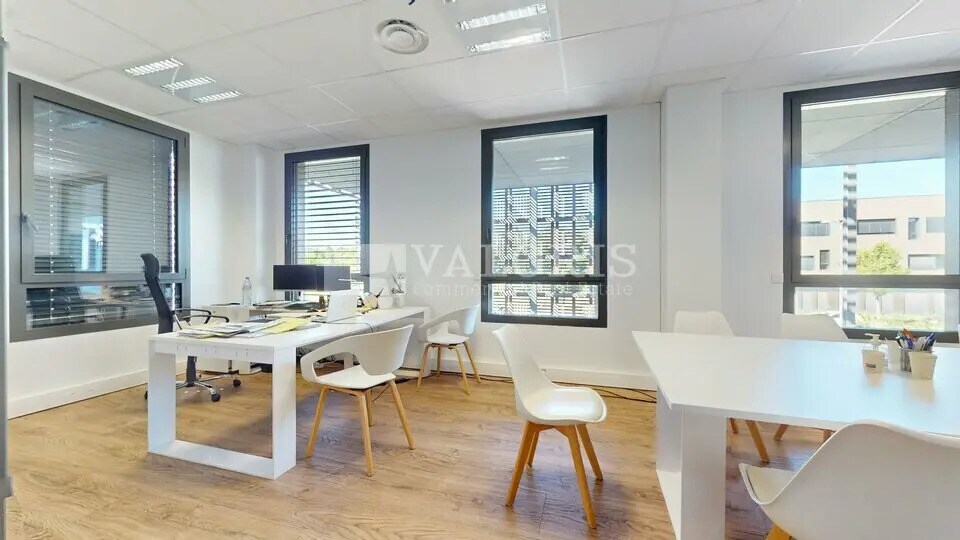 Bureau dans Limonest à vendre - Photo de l’immeuble – Image 2 sur 13