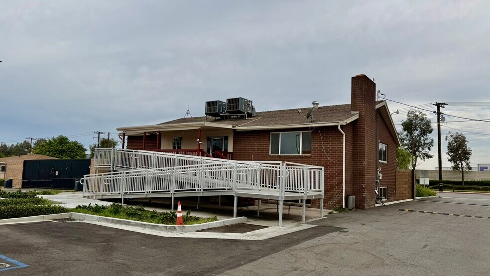 11101 Calabash Ave, Fontana, CA à vendre - Photo de l’immeuble – Image 3 sur 15