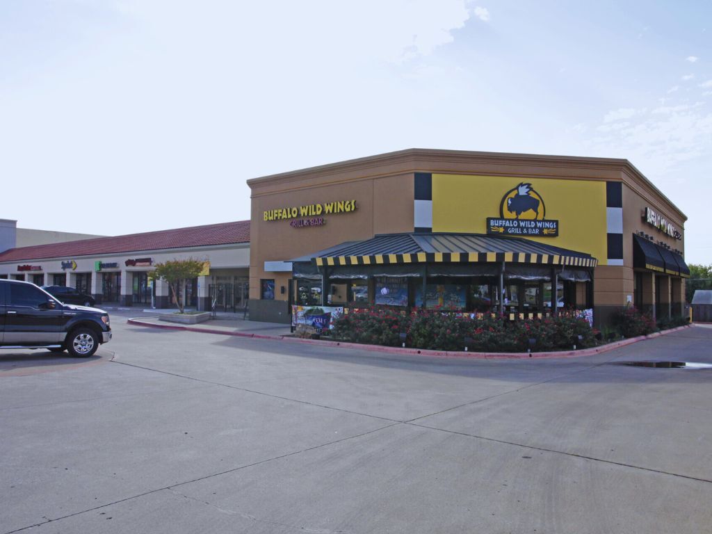 1301-1303 N Collins St, Arlington, TX à louer Photo principale– Image 1 sur 4