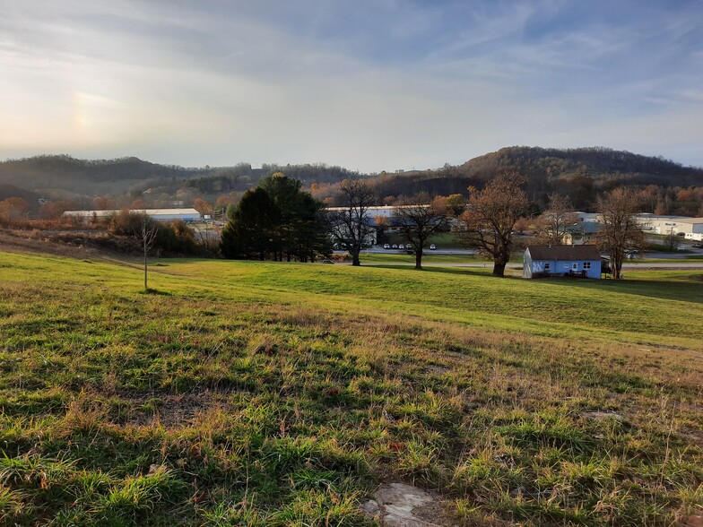 100 Caperton Way, Fairmont, WV à vendre - Photo principale – Image 1 sur 6