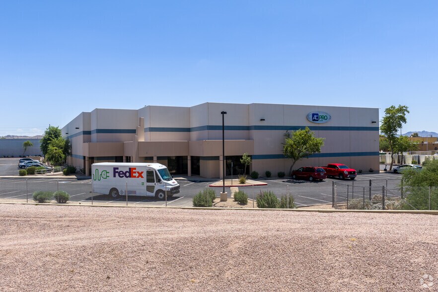3906 E Broadway Rd, Phoenix, AZ à louer - Photo principale – Image 2 sur 2