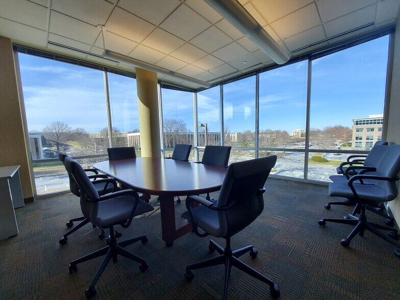 6329 Glenwood St, Mission, KS à louer - Photo de l’immeuble – Image 3 sur 5