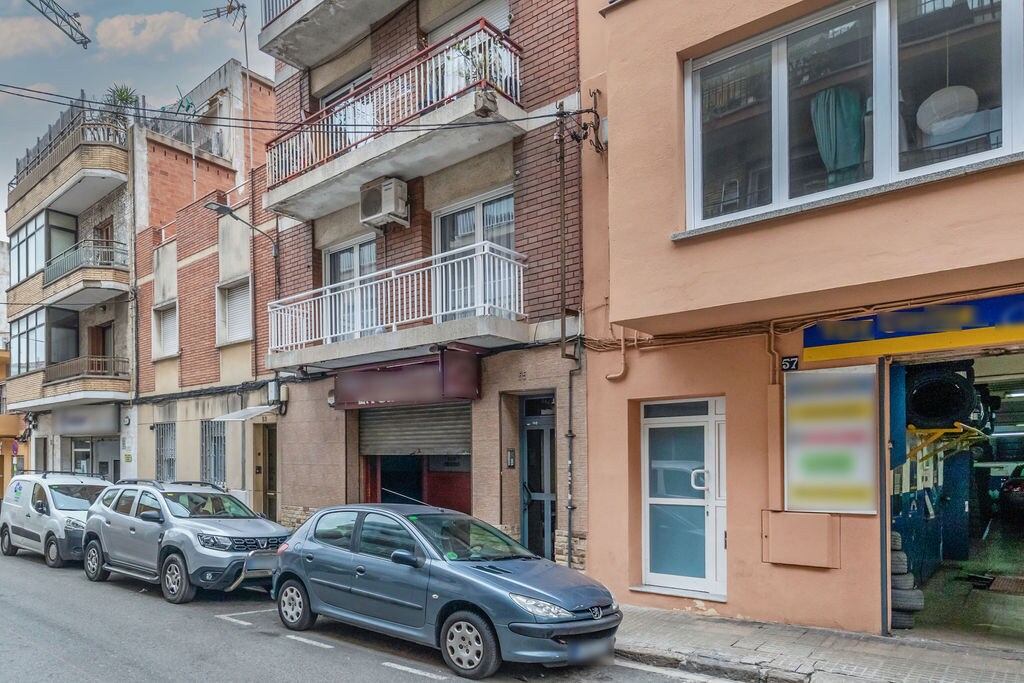 Local commercial dans Sant Boi de Llobregat, Barcelona à louer Plan d’étage– Image 1 sur 18