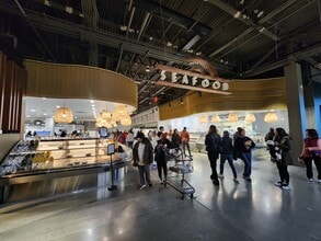 3-127 Serramonte Ctr, Daly City, CA à louer Photo intérieure– Image 2 sur 3