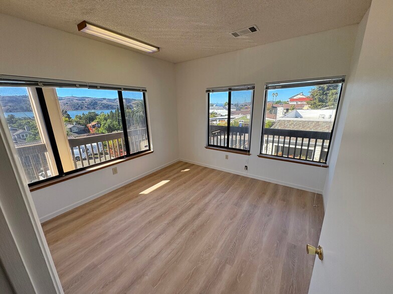 302-308 Military, Benicia, CA à vendre - Photo principale – Image 1 sur 6