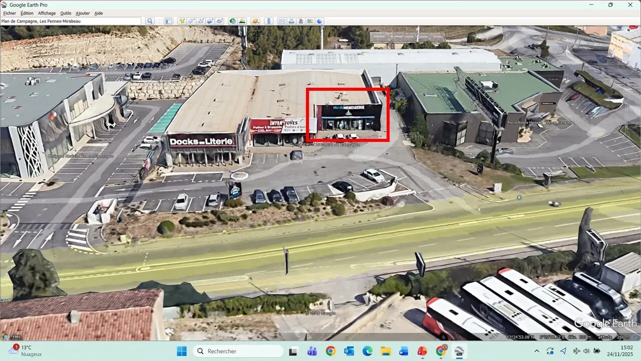 Avenue Du Plan De Campagne, Les Pennes-Mirabeau à louer Photo de l’immeuble– Image 1 sur 5