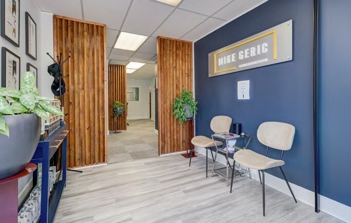 4520 W Saanich Rd, Victoria, BC à vendre - Photo intérieure – Image 2 sur 7