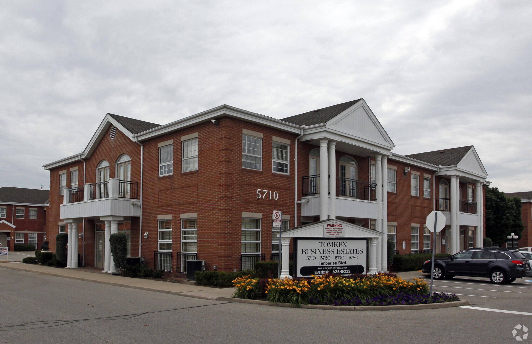 5710 Timberlea Blvd, Mississauga, ON à louer Photo principale– Image 1 sur 3