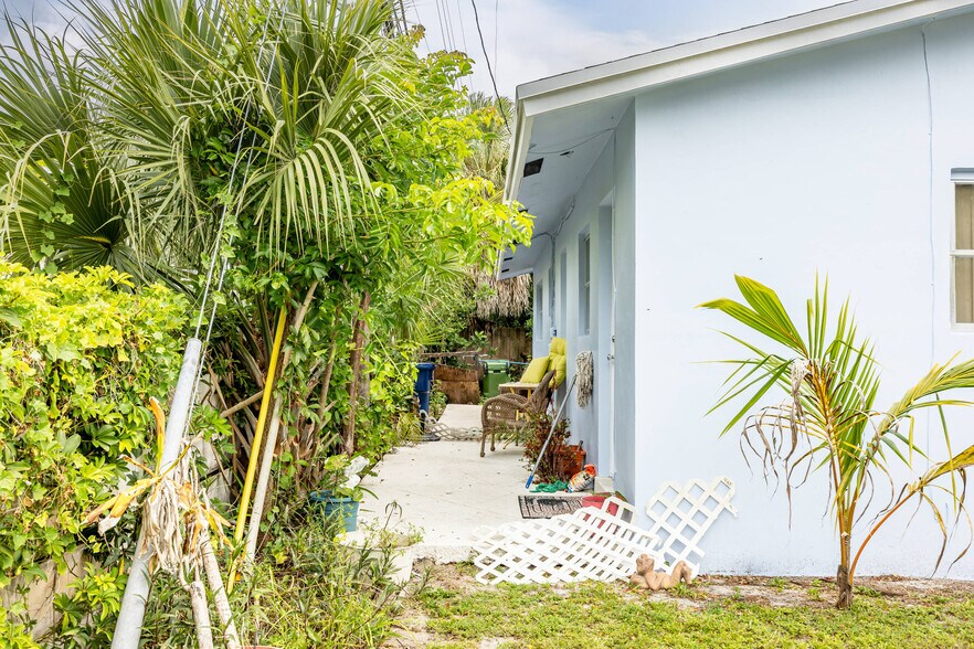 124 NW 21st Ct, Wilton Manors, FL à vendre - Photo de l’immeuble – Image 3 sur 7