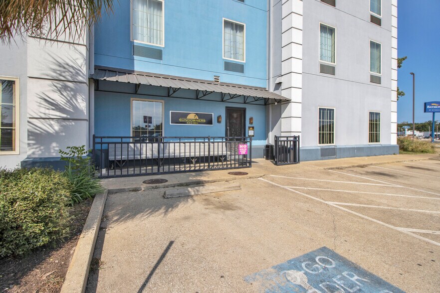 410 Us Highway 79 S, Henderson, TX à louer - Photo de l’immeuble – Image 1 sur 23