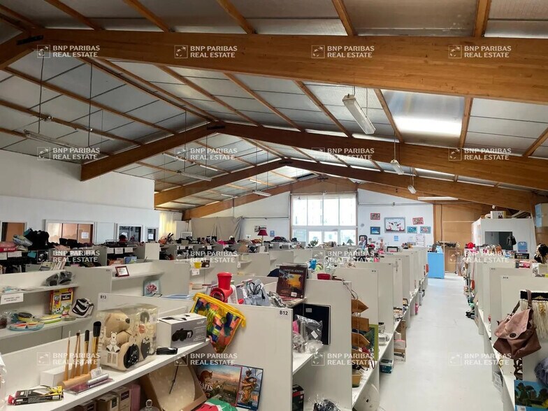 Local d’activités dans Bouguenais à louer - Photo de l’immeuble – Image 3 sur 9