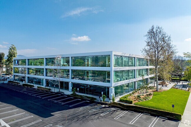 Plus de détails pour 2625 Townsgate Rd, Westlake Village, CA - Bureau, Bureau/Médical à louer