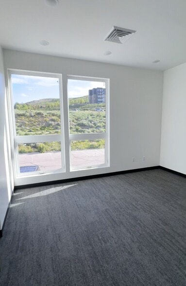 1048-1056 W Wasatch Spring Rd, Kamas, UT à louer - Photo intérieure – Image 3 sur 3