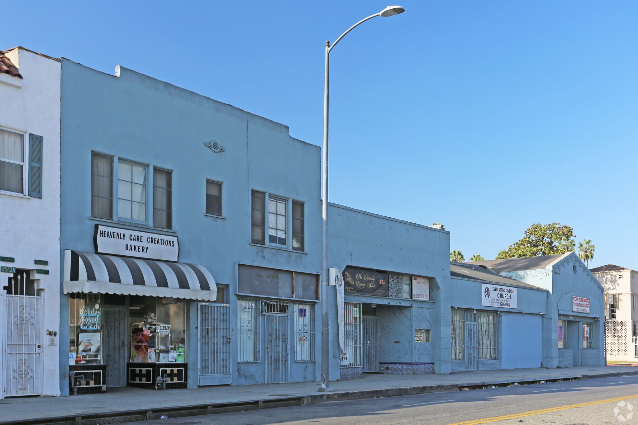 2928 W Vernon Ave, Los Angeles, CA à louer Photo de l’immeuble– Image 1 sur 5
