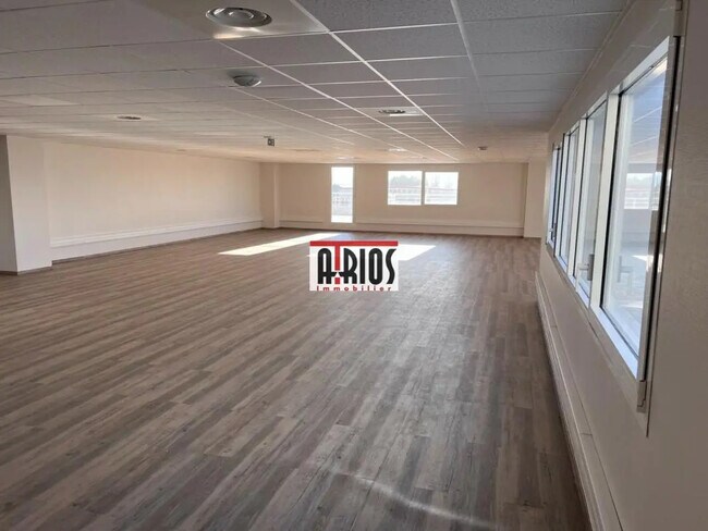 Plus de détails pour Bureau à vendre