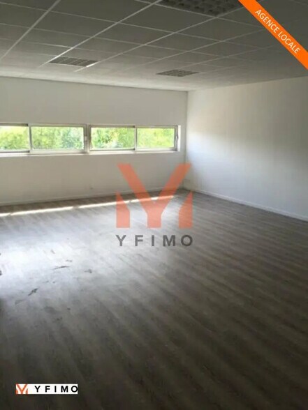 Bureau dans VERNOUILLET à louer - Photo de l’immeuble – Image 1 sur 7