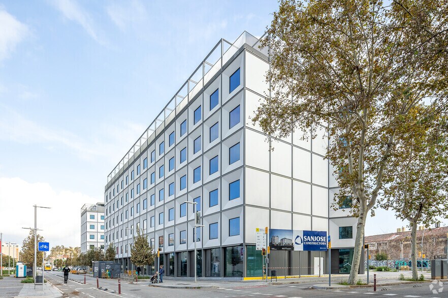 Carrer de Pere IV, 416-438, Barcelone, Barcelona à louer - Photo de l’immeuble – Image 2 sur 3