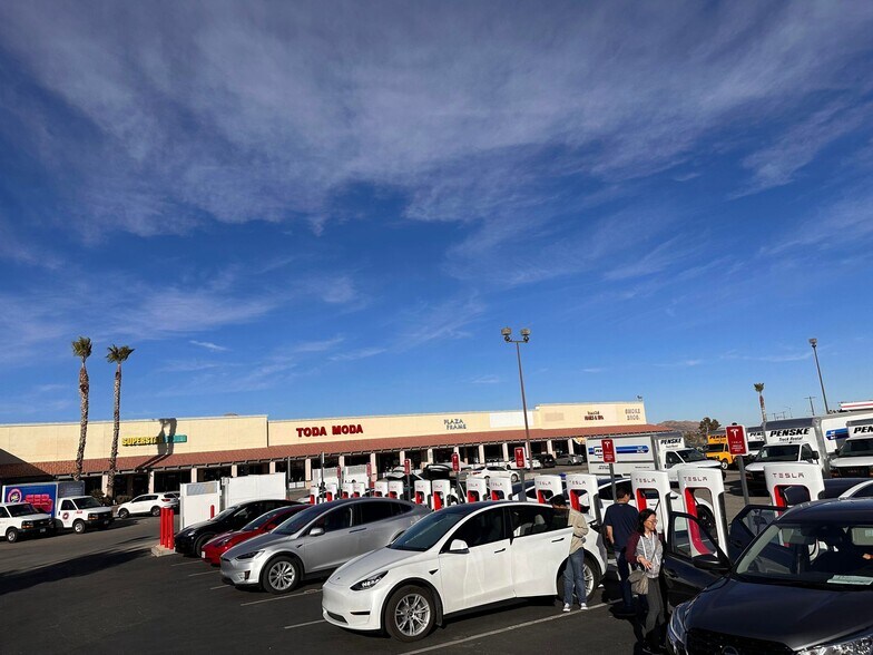 57248 29 Palms Hwy, Yucca Valley, CA à vendre - Photo de l’immeuble – Image 3 sur 8