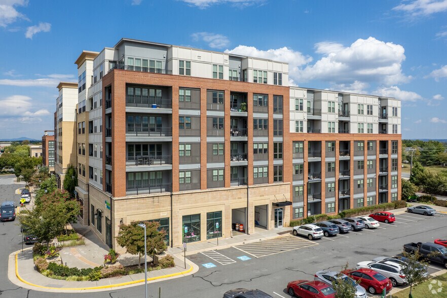 42775 Generation Dr, Ashburn, VA à louer - Photo de l’immeuble – Image 1 sur 29