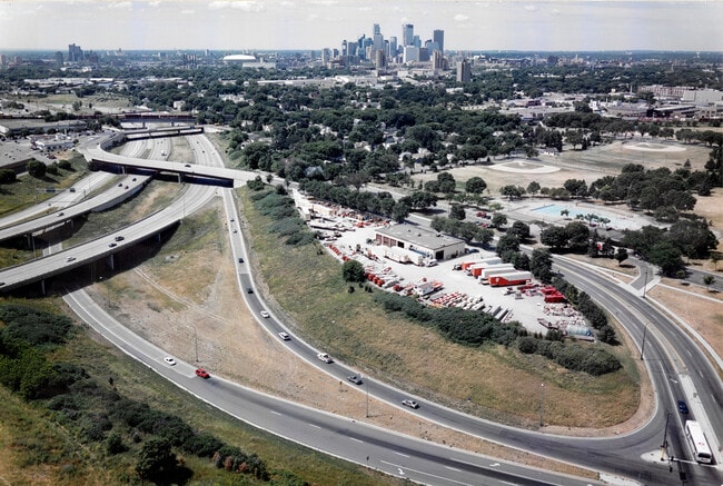 Plus de détails pour 1501 Johnson St NE, Minneapolis, MN - Industriel/Logistique à vendre
