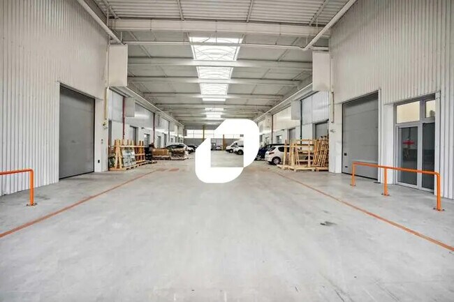 Plus de détails pour 8 Rue Salvador Allende, Palaiseau - Bureau, Local d'activités à louer