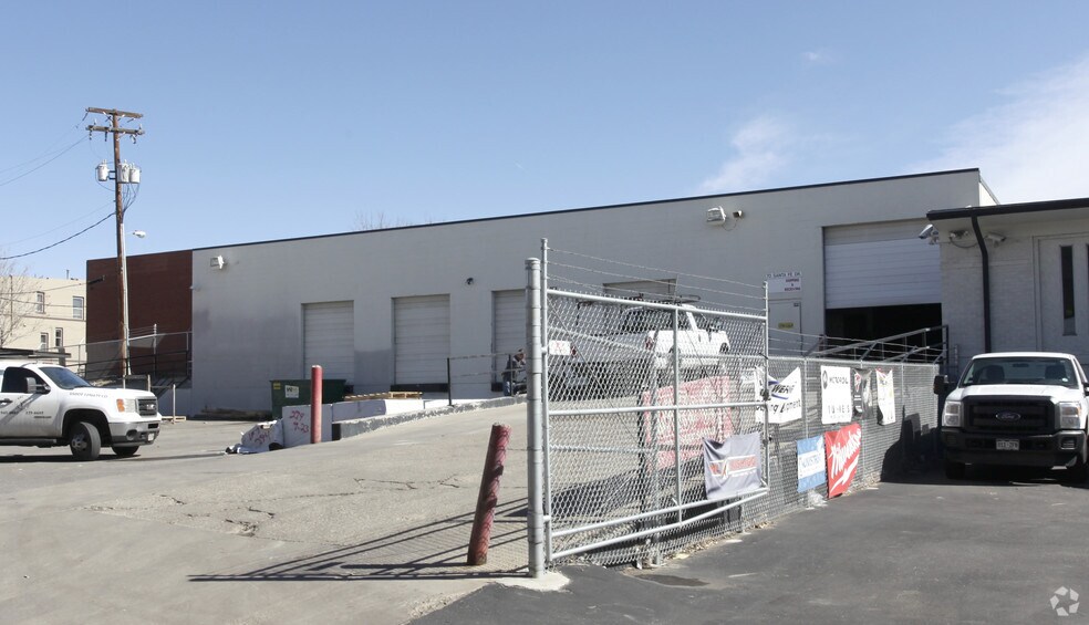 70 S Santa Fe Dr, Denver, CO à louer - Photo de l’immeuble – Image 3 sur 5