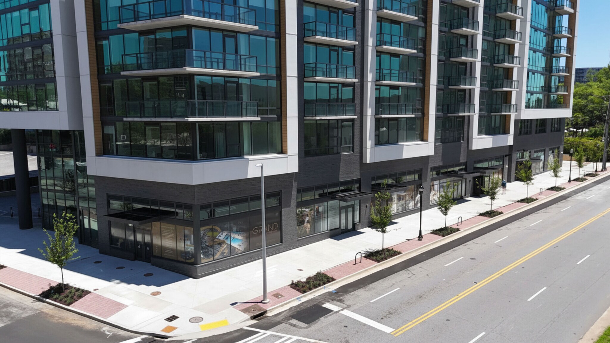 340 E Paces Ferry Rd, Atlanta, GA à louer Photo de l’immeuble– Image 1 sur 6