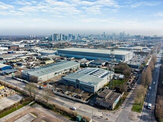 Plus de détails pour Mosley Rd, Manchester - Industriel/Logistique à louer