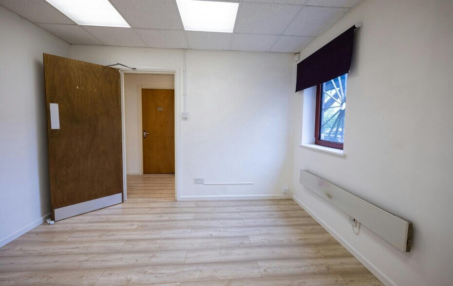 Earlswood Rd, Cardiff à vendre - Photo de l’immeuble – Image 3 sur 5