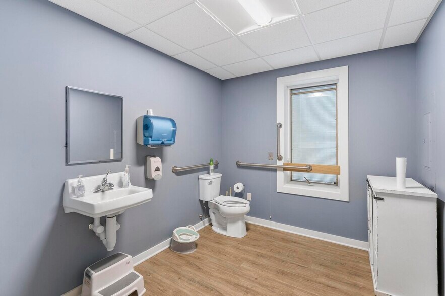 1-3 Mill Pond Ln, Simsbury, CT à louer - Photo intérieure – Image 3 sur 24