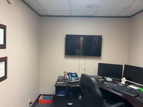 9776 Whithorn Dr, Houston, TX à louer - Vidéo sur l’annonce professionnelle