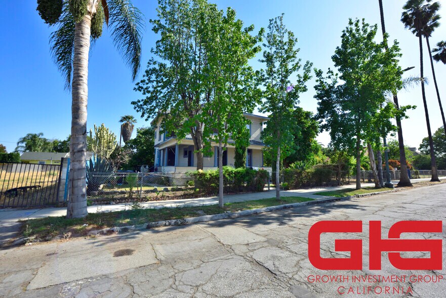 724 W 2nd St, Pomona, CA à vendre - Photo de l’immeuble – Image 3 sur 32