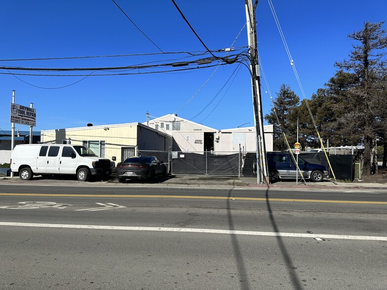 2222 Davis St, San Leandro, CA à vendre - Photo de l’immeuble – Image 1 sur 10