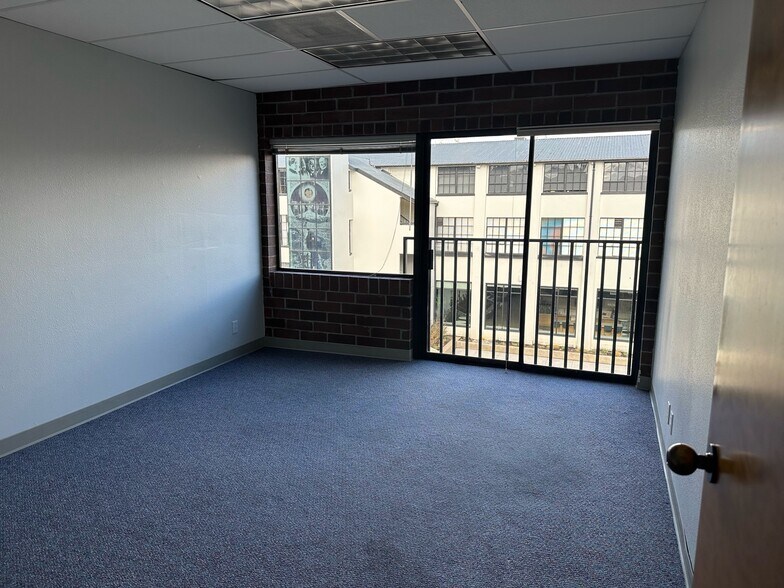 5441 S Macadam Ave, Portland, OR à louer - Photo intérieure – Image 3 sur 20